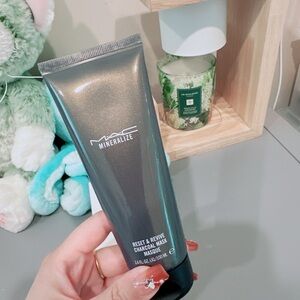 MAC Mineralize Reset & Revive Charcoal Mask/NWB